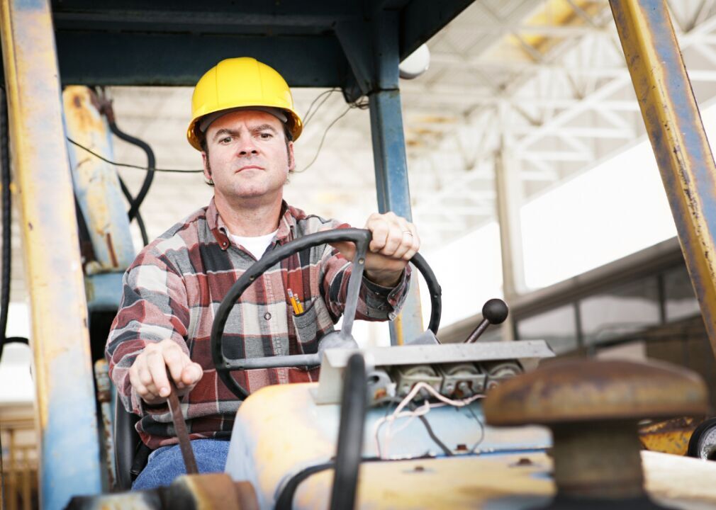 Delaware: Industrial truck and tractor operators